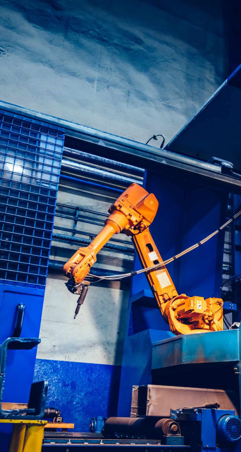 robotic-arm-in-a-factory-modern-heavy-industry-mac-XZ4B5CD_2.jpg